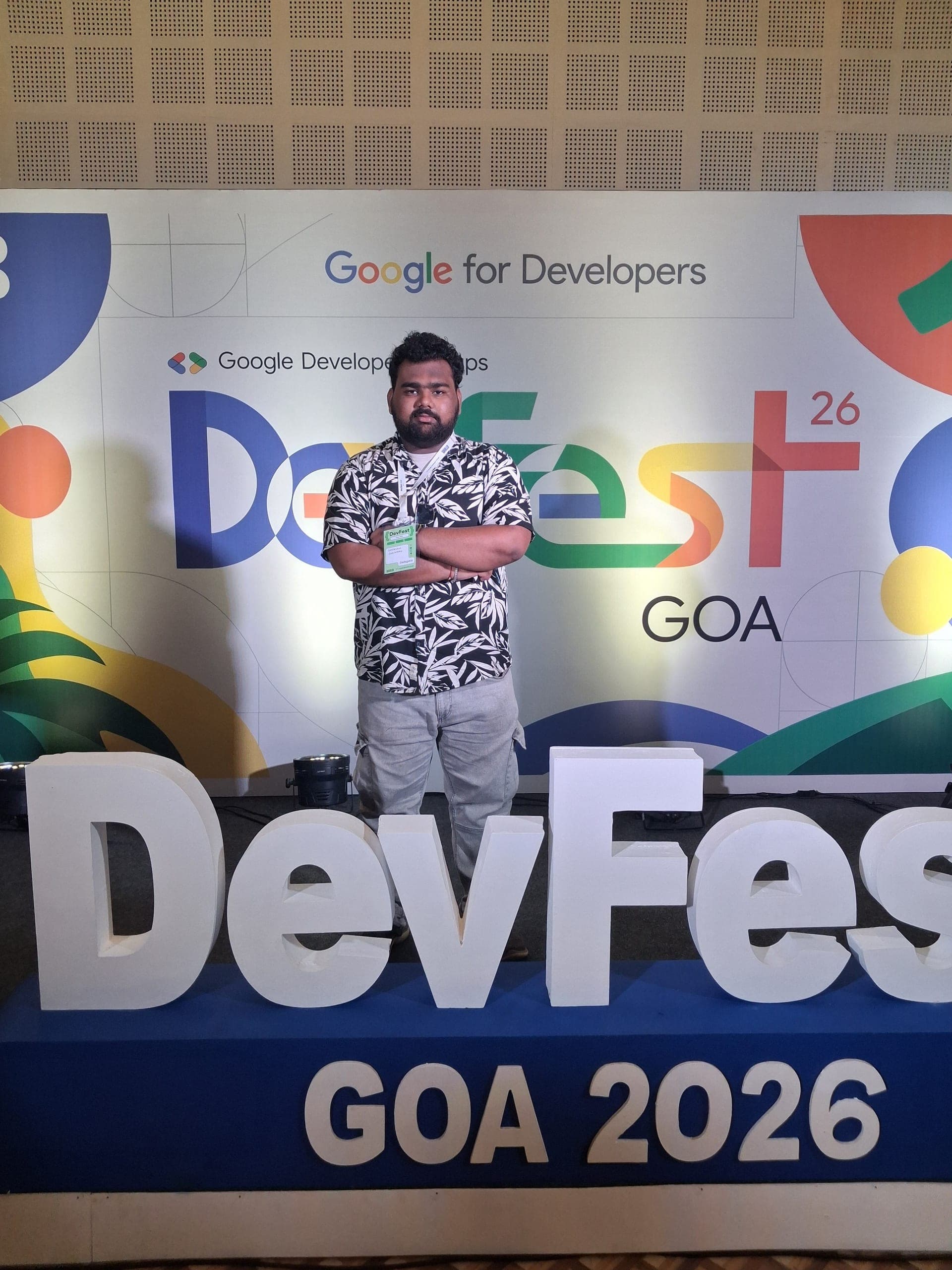 Shubham Chawhan at Google Developer’s DevFest in Goa, lanyard on and camera ready.